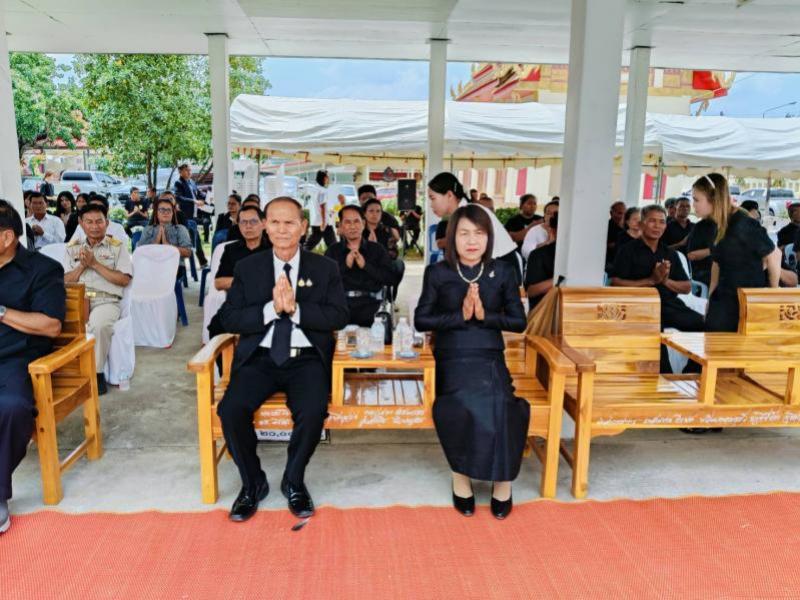 ร่วมงานฌาปนกิจศพ นายสุธีมนต์ มาหาร (คู่สมรสของ นางสายชล ศรีวิชา ผู้อำนวยการกองสวัสดิ การสังคม และพี่ชาย น.ส.ตติยากร มาหาร นักวิชาการศึกษา องค์การบริหารส่วนตำบลศรีโคตร) ณ เมรุวัดสุวรรณาราม บ้านโคกทม หมู่ที่ ๑๐ ตำบลบัวแดง อำเภอปทุมรัตน์ จังหวัดร้อยเอ็ด