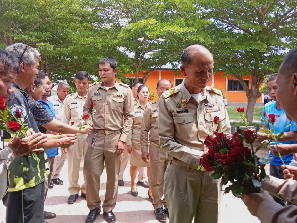 ให้การต้อนรับ นายทินกร พุทธลา นายกเทศมนตรีตำบลศรีโคตร พร้อมด้วยคณะผู้บริหาร และสมาชิกสภาเทศบาล เนื่องในโอกาสเข้ารับตำแหน่งอย่างเป็นทางการ